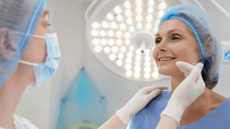 تكبير الخدود: تعزيز تناسق ملامح الوجه page background