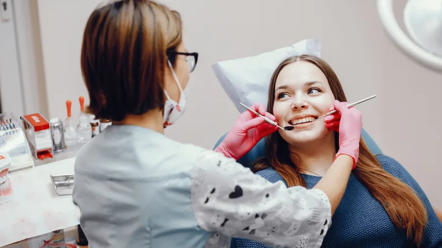 تيجان الأسنان: استعد إشراقتك page background