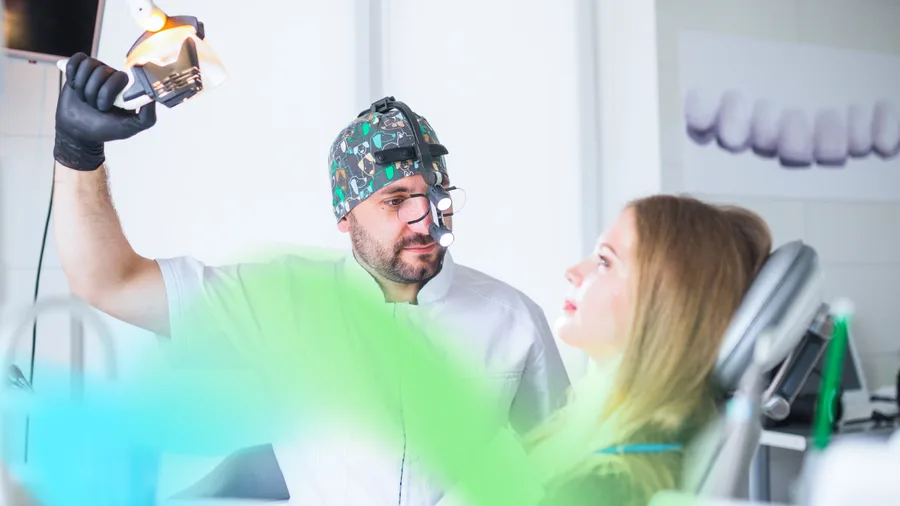 خلع ضرس العقل: تخفيف الألم، بالطريقة الصحيحة page background